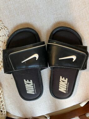 Boys sandals